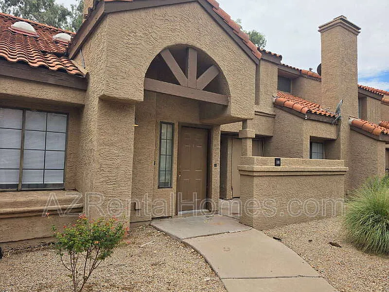 819 N College Ave #I121