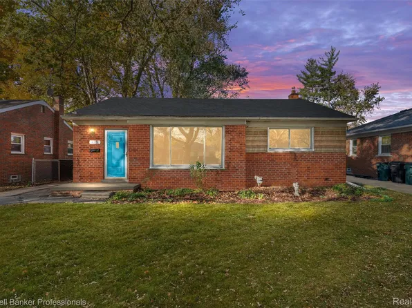 24251 Westhampton St, Oak Park, MI 48237