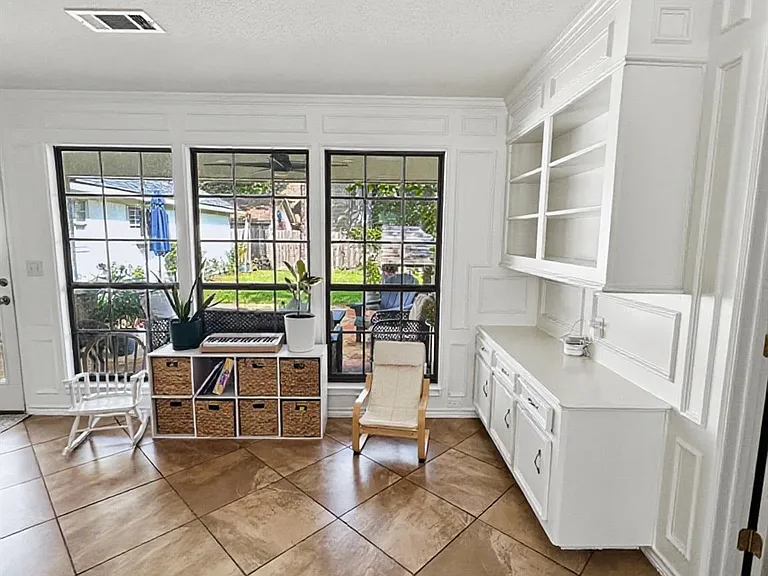3934 Cypress Lake Dr — Photo 8