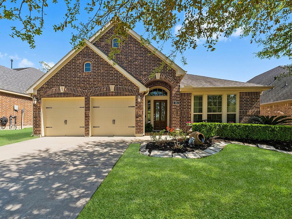 1st image of 135 Forest Heights Ln