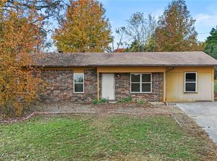 1905 N 28th St, Van Buren, AR 72956