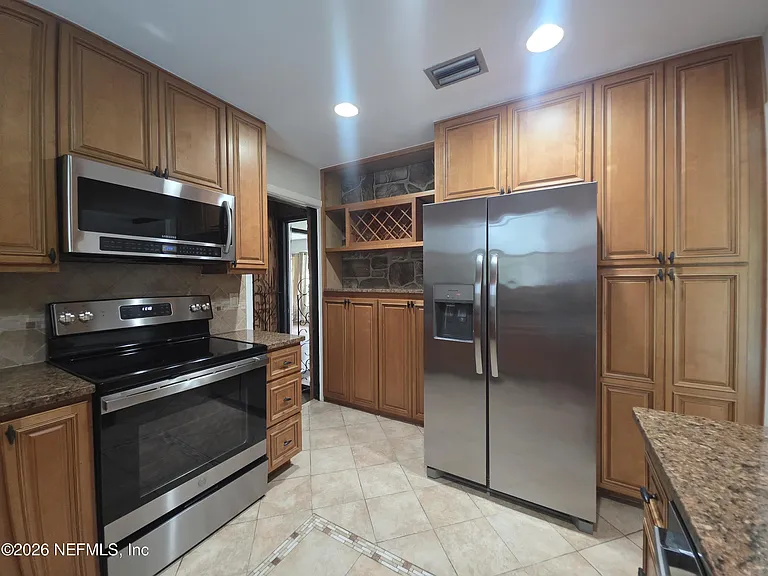 627 Grove Park Blvd — Photo 6
