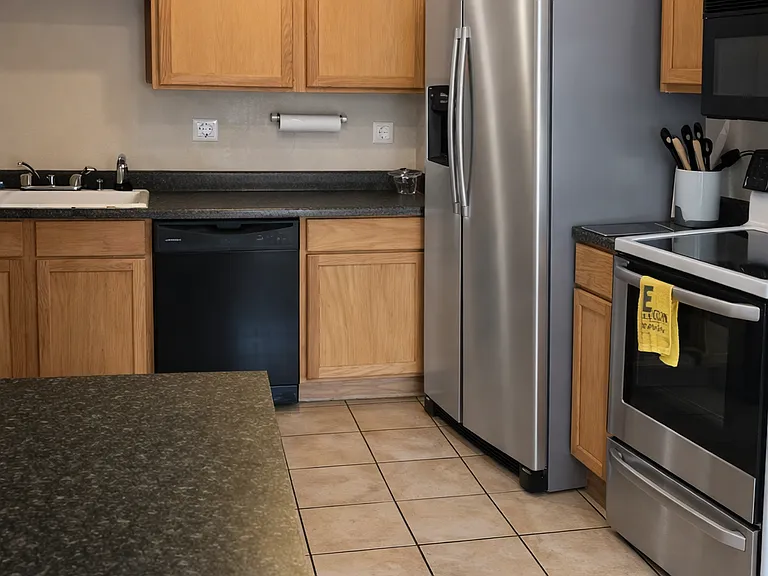 320 Goldco Cir — Photo 8