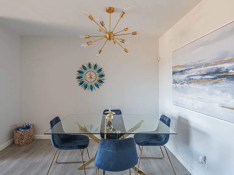 8055 E Thomas Rd — Photo 11