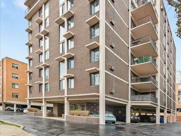 1111 Church St APT 201, Evanston, IL 60201