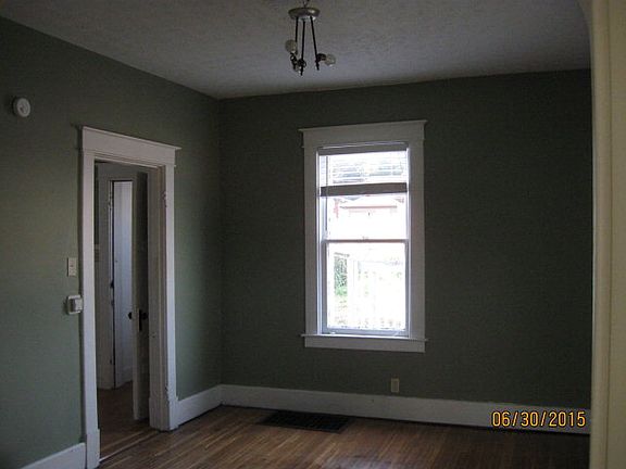 3rd image of 1018 25th St