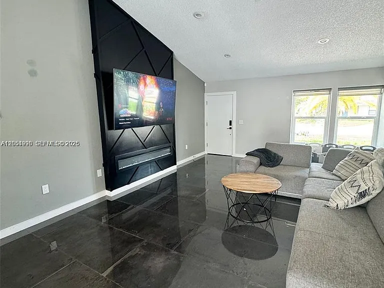 3415 55th Dr E — Photo 3