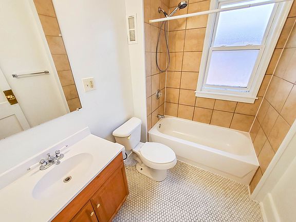 5th image of 510 Chestnut St #A