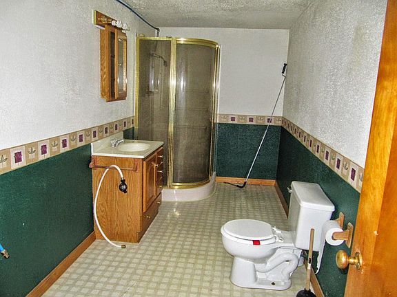 This is the large bathroom in the main unit.
