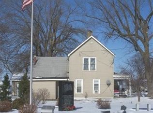 13 E Main St, Basco, IL 62313