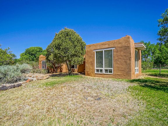 3rd image of 947 Camino De Lucia