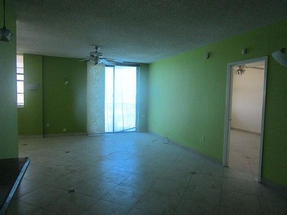 4th image of 2829 Indian Creek Drive #706
