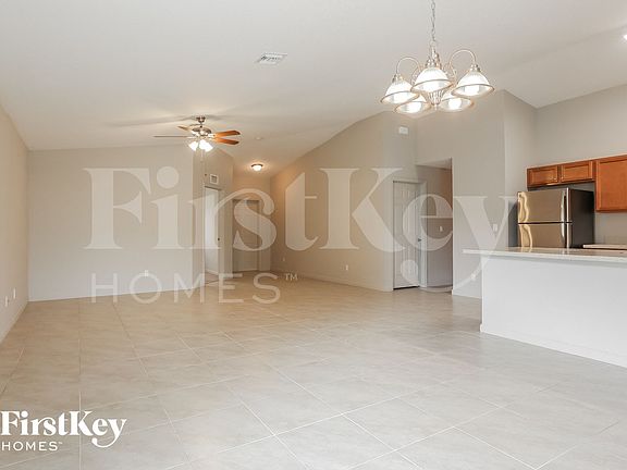 4th image of 4631 SW Dateland St