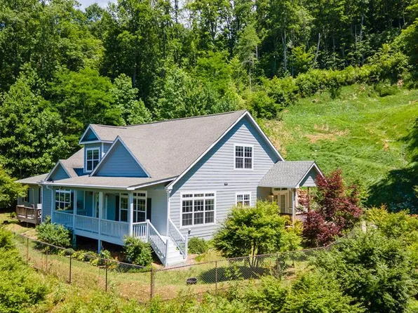 1292 Snow Hill Falls Cir, Franklin, NC 28734