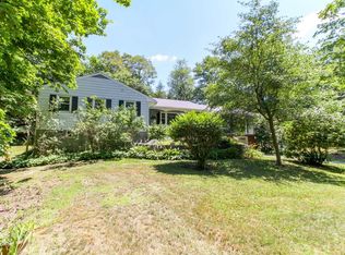 21 E Meadowbrook Ln, Staatsburg, NY 12580