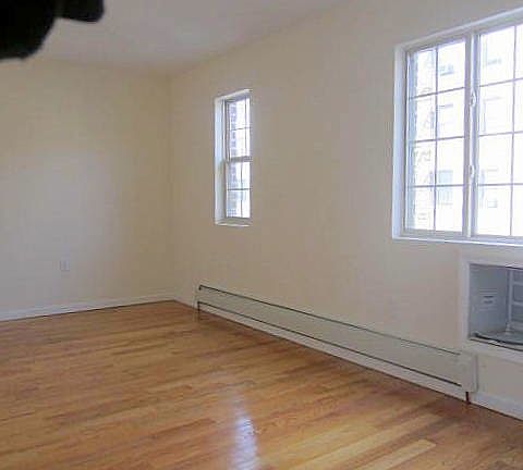 4th image of 600 Thwaites Pl