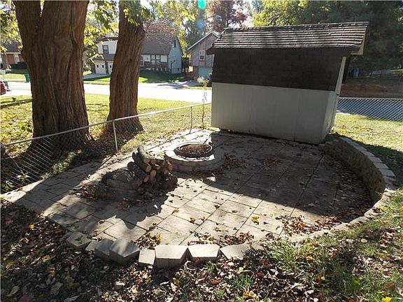 3rd image of 119 SE Crestwood Dr