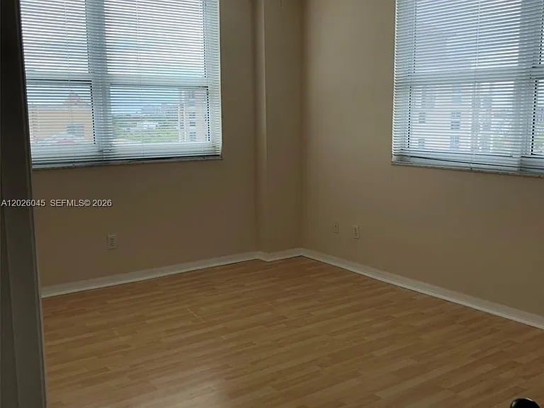 2665 SW 37th Ave #814 — Photo 8