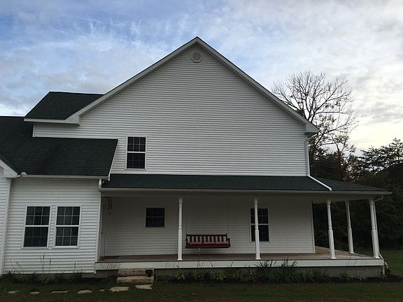 3rd image of 180 Pine Ln