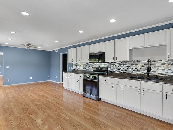 5th image of 6401 95th Avenue Ct W