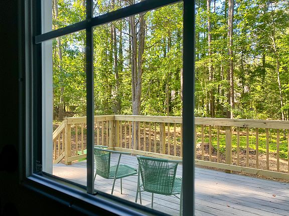 5th image of 806 Flintwood Ct