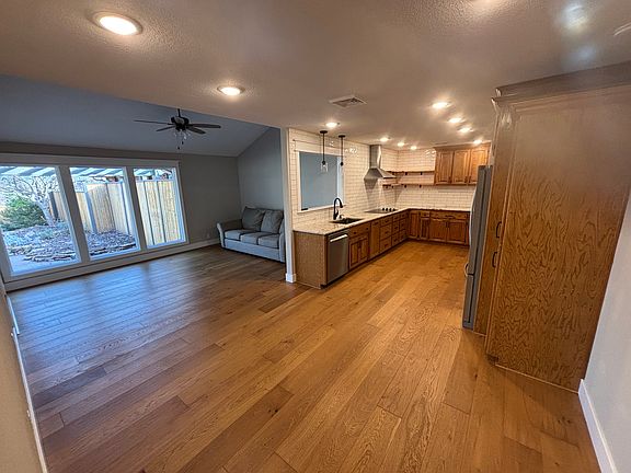 2nd image of 3229 Delaware Ave