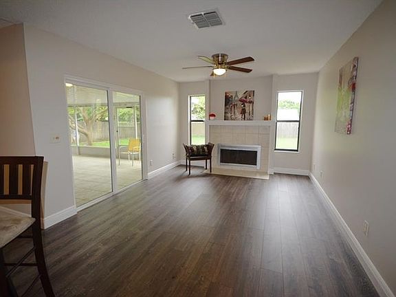 4th image of 882 Bright Meadow Dr