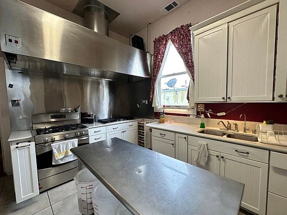 5th image of 269 E Saint James St #A
