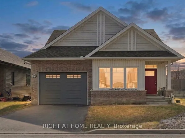 272 Maygrass Way, Ottawa, ON K2S 2K9
