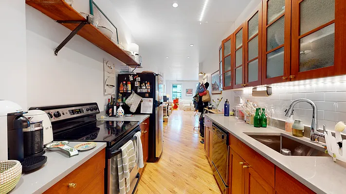 Rented by Tipping Point Real Estate LLC | media 19