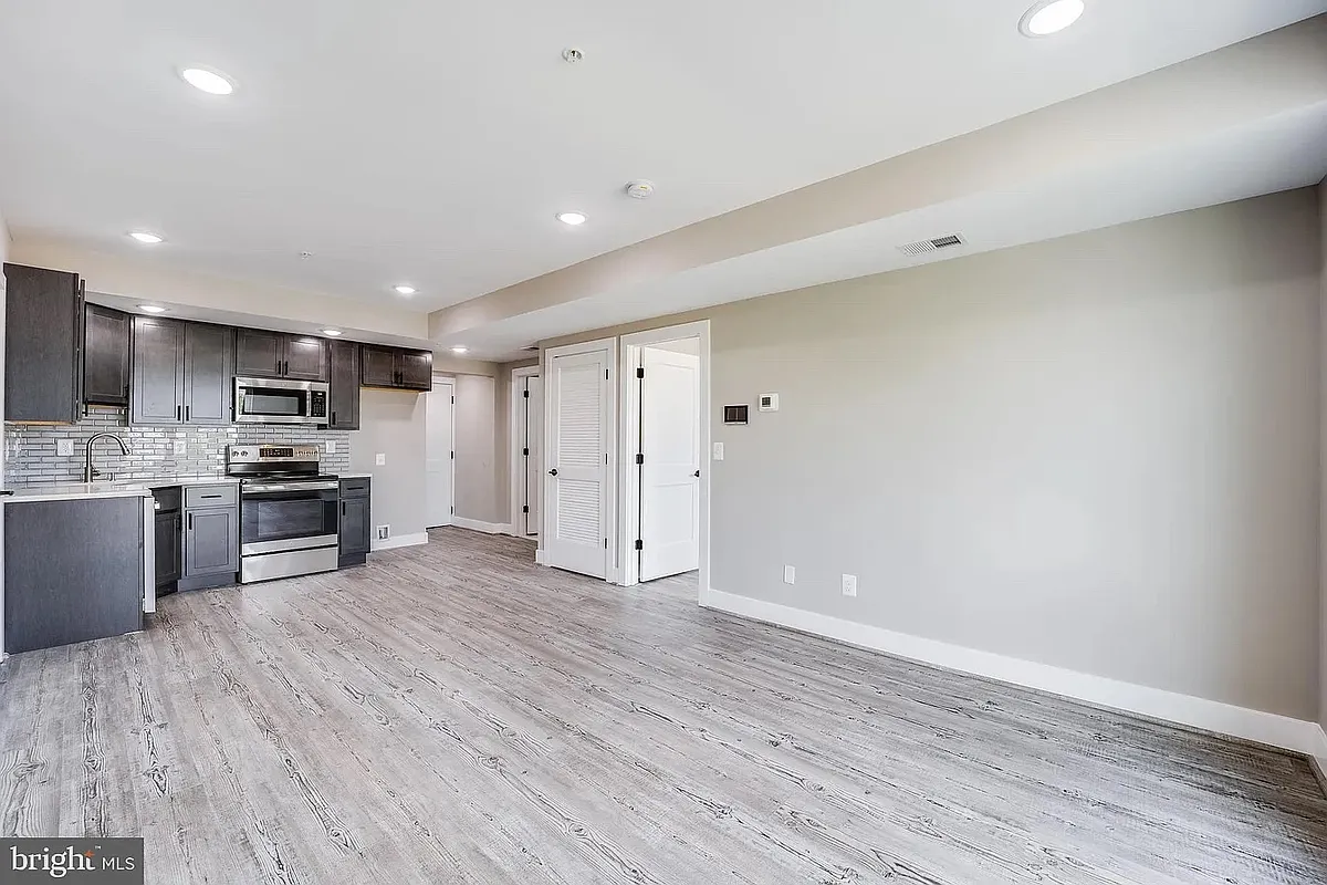 Building Photo - 1617 Rhode Island Ave NE #1