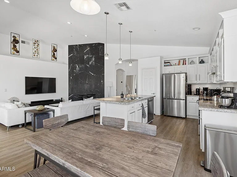 9647 E Ludlow Dr — Photo 12