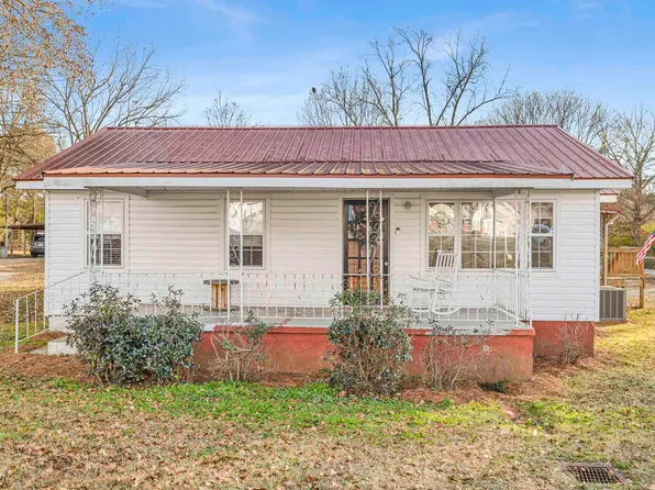 6682 Warrior River Rd, Bessemer, AL 35023