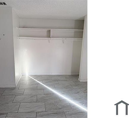3rd image of 310 S Argyle Ave APT 101