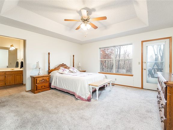 4th image of 13 Crosshill Cir
