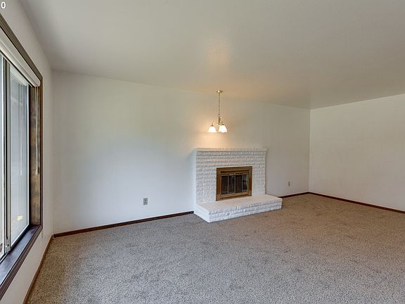 4th image of 8506 NE 29th Ave