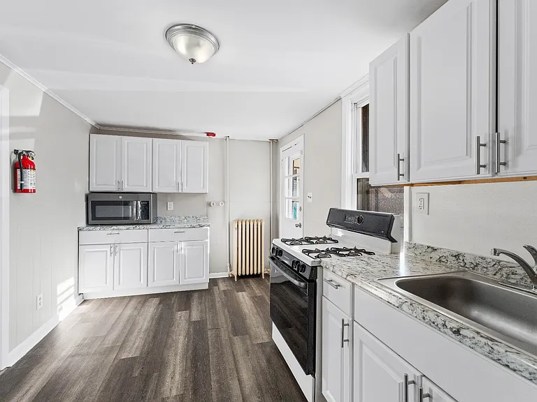323 Philadelphia Ave #4 — Photo 18