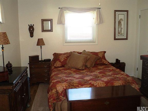 5th image of 324 Taubrook Pl NW