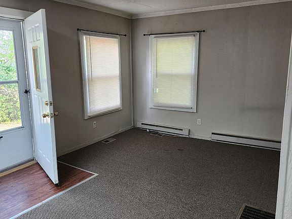 3rd image of 109 S Saginaw St #2