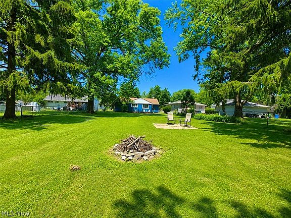 3rd image of 11737 Meadowbrook Dr