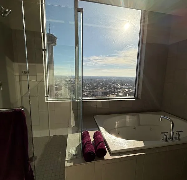610 E Market St #2619 — Photo 9