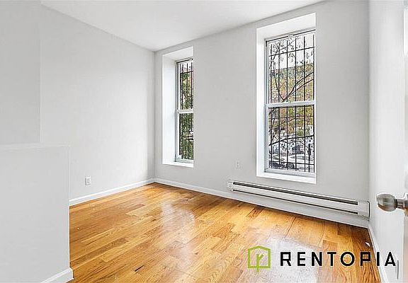 3rd image of 267 Vernon Ave #6