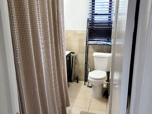4th image of 32-34 Vanderburgh Ave #2
