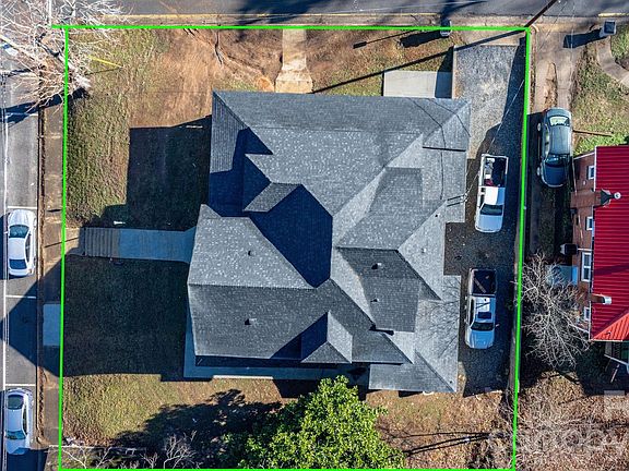 2nd image of 1101 College Ave SW