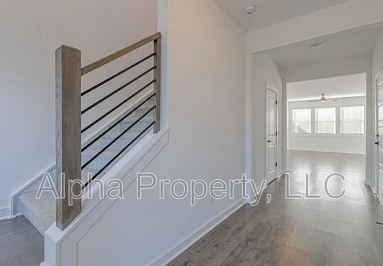 1455 Darrowby Way — Photo 3