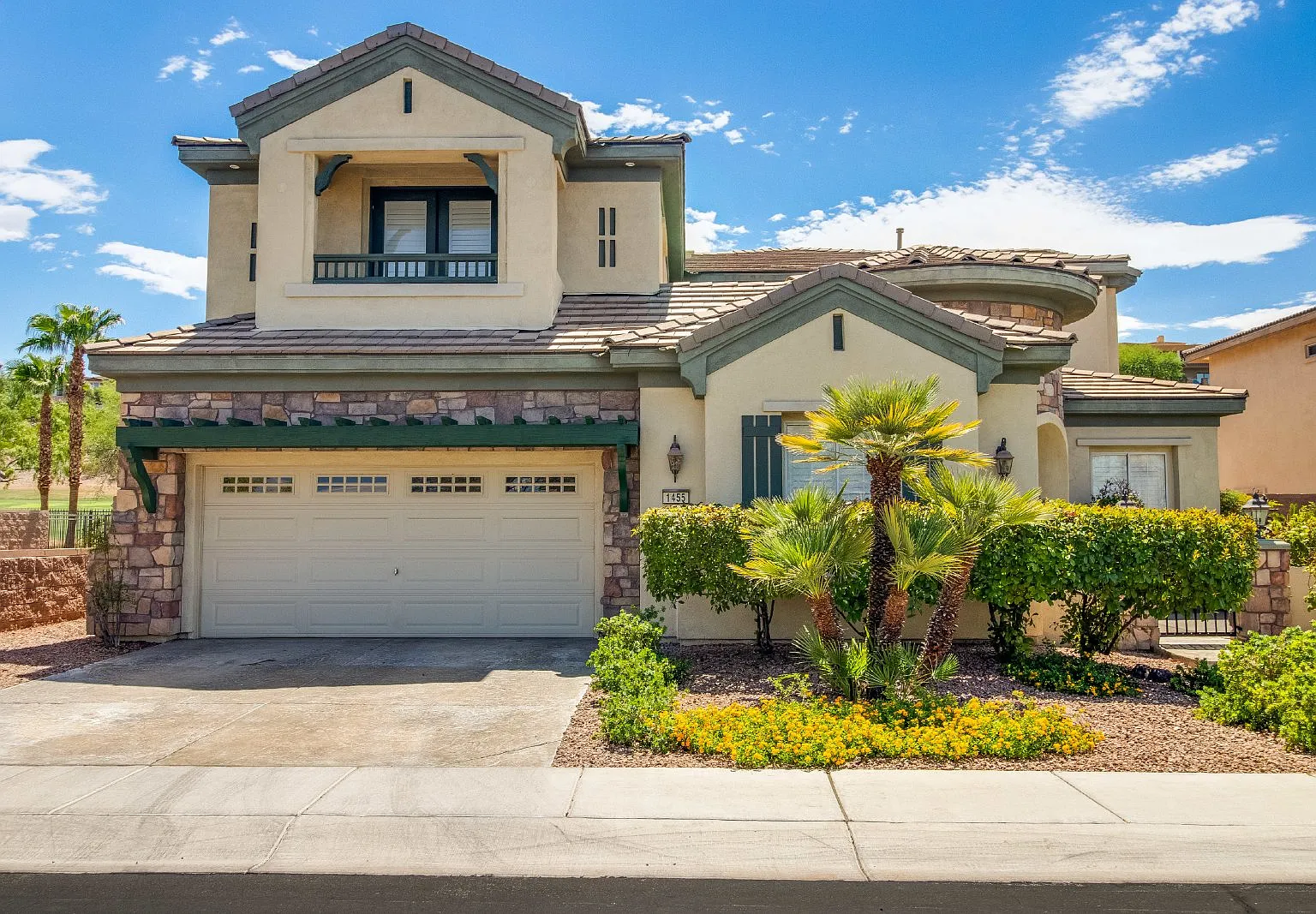 4 bed, 3.5 bath, 4113 sqft, $6,200 — Photo 1