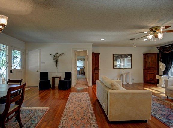 5th image of 1070 Bluebonnet Dr