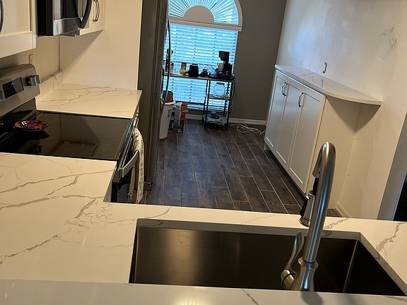 3rd image of 601 Augusta Blvd APT 10
