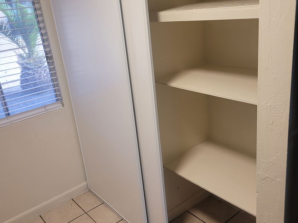 2nd image of 924 W Cinnabar Ave APT 19