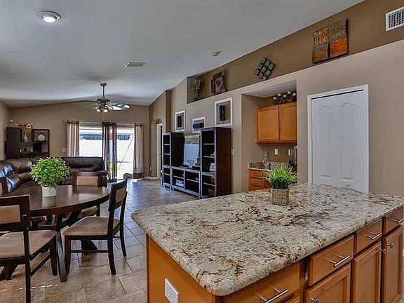 3rd image of 13923 Chalk Hill Pl